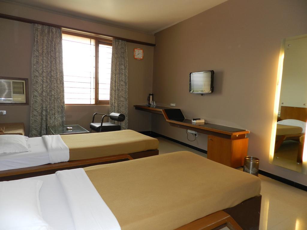 Toranagallu Hotel Rock Regency חדר תמונה