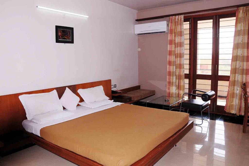 Toranagallu Hotel Rock Regency מראה חיצוני תמונה