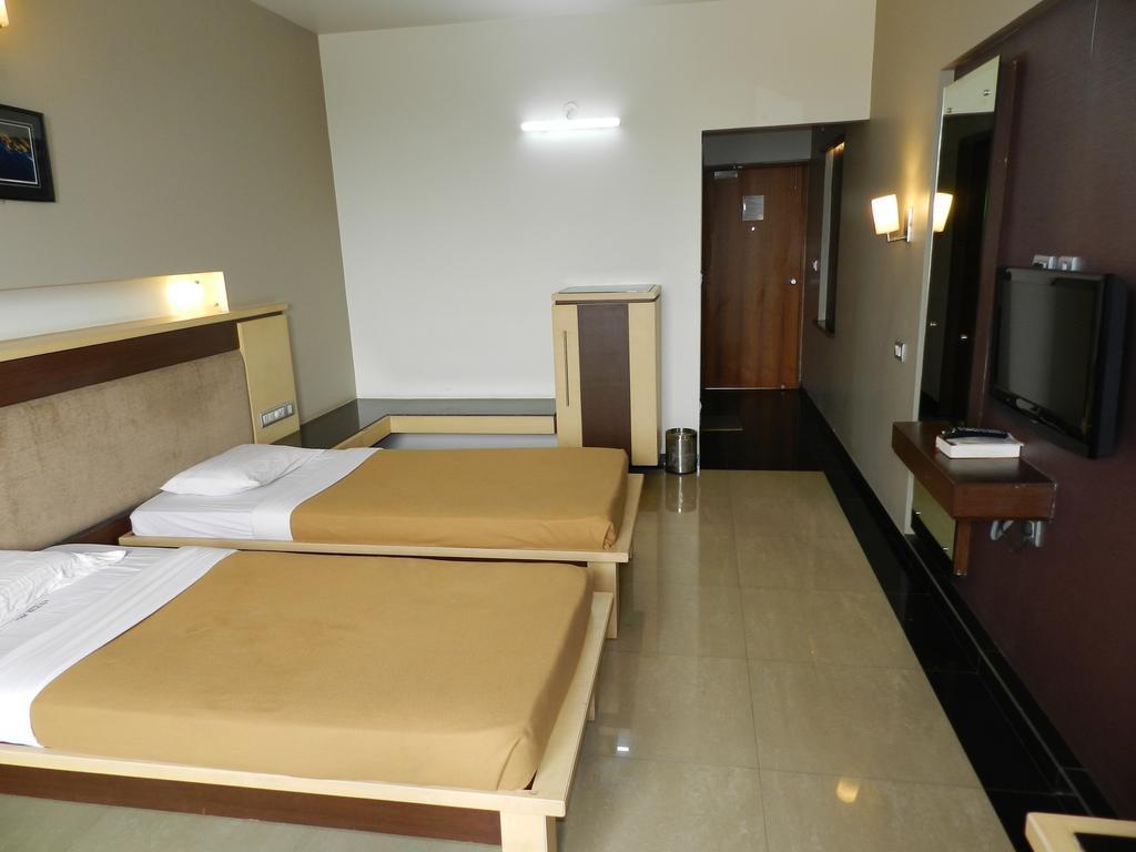 Toranagallu Hotel Rock Regency מראה חיצוני תמונה